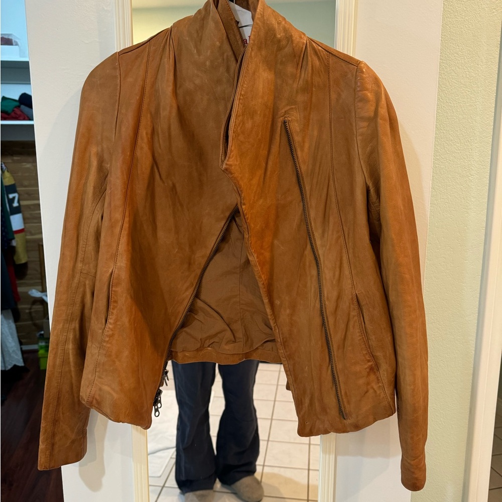 VINCE 100% genuine Leather